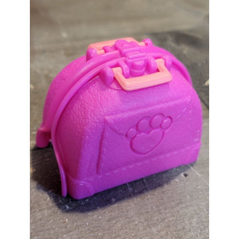 Moose pink‎ vet carrier bag doll accessory toy figure